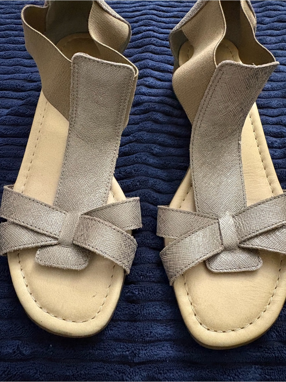 The Flexx Neutral Metallic T-Strap Sandals